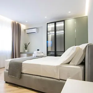 Mina Luxury , Tirana Albanien